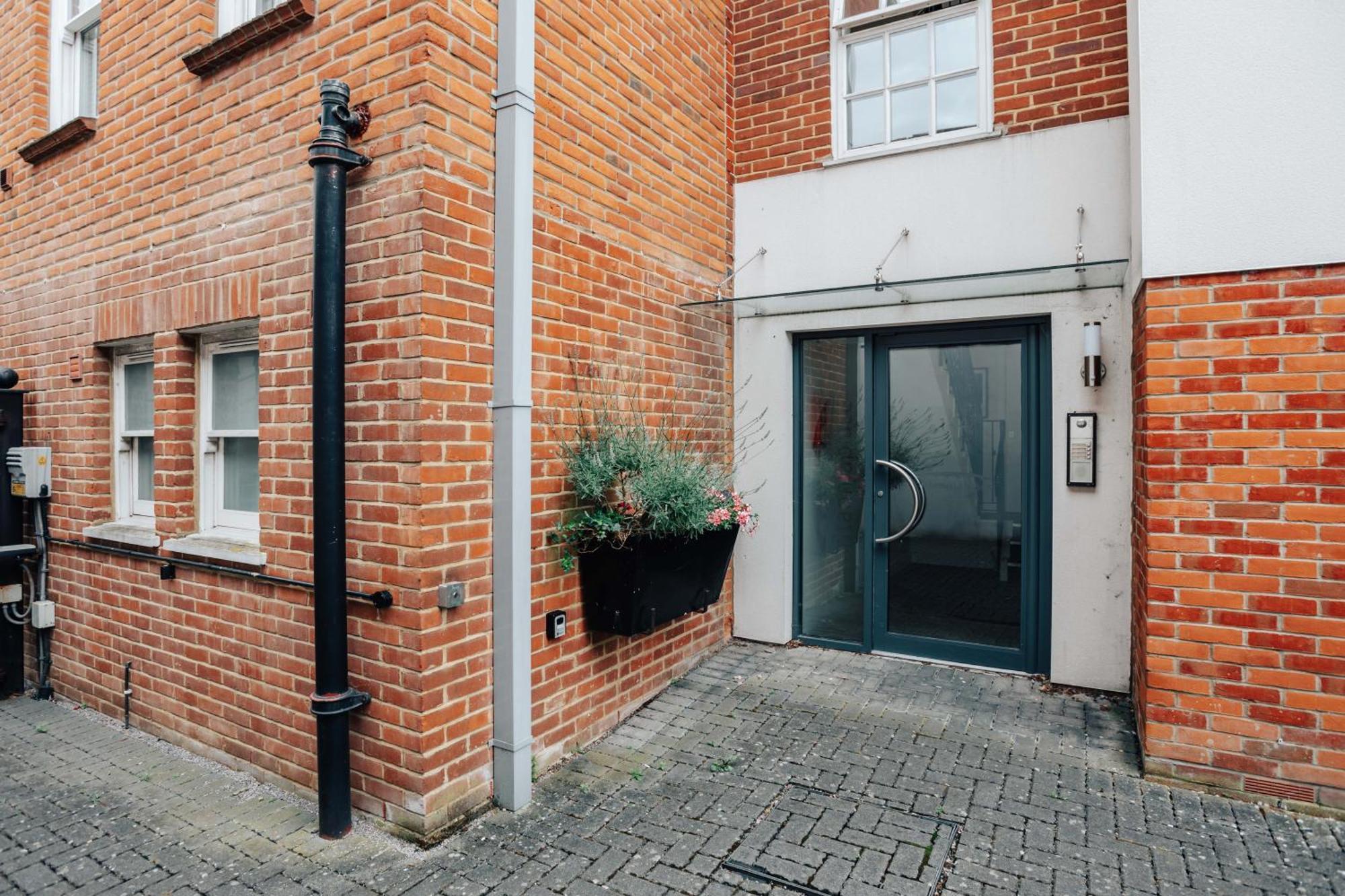 Henley Town Centre With Parkingアパートメント エクステリア 写真